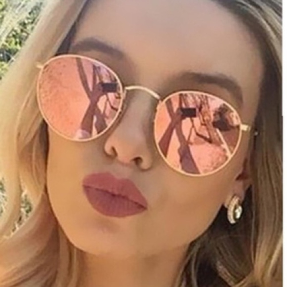 ❌SOLD❌🌼Luxury Vintage round sunglasses 🕶 🌼